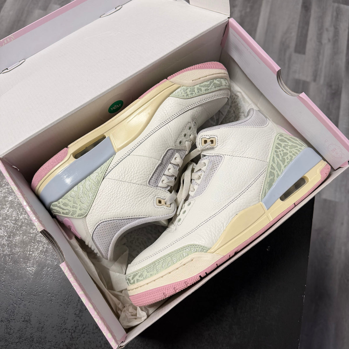 Jordan 3 Easter / Preowned
