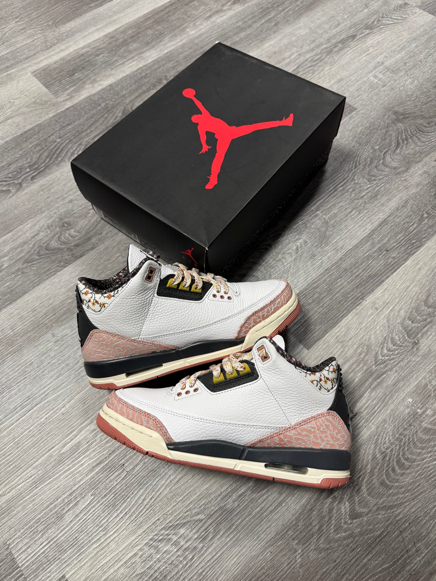 Jordan 3 Vintage Floral / Preowned