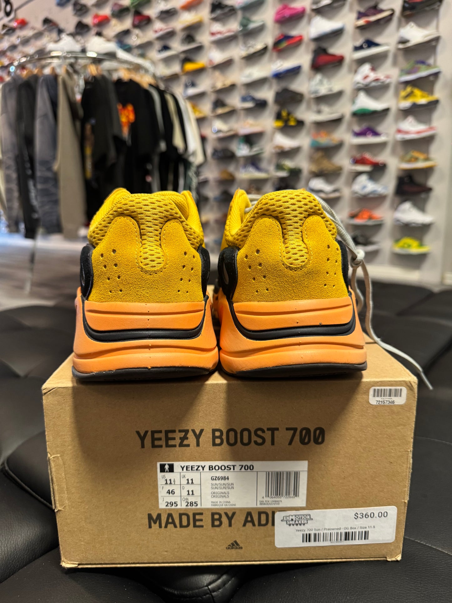 Yeezy 700 Sun / Preowned