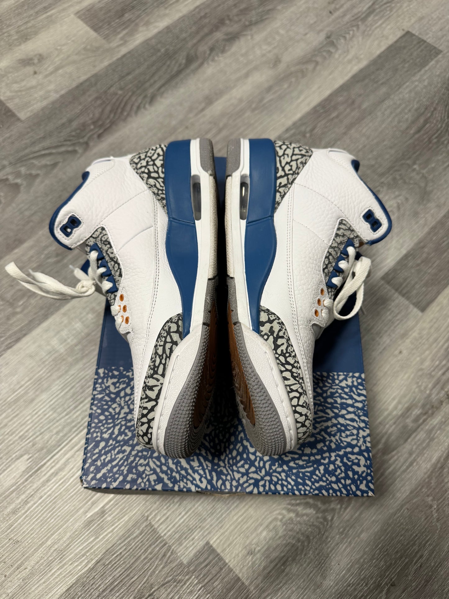 Jordan 3 Wizards / Preowned