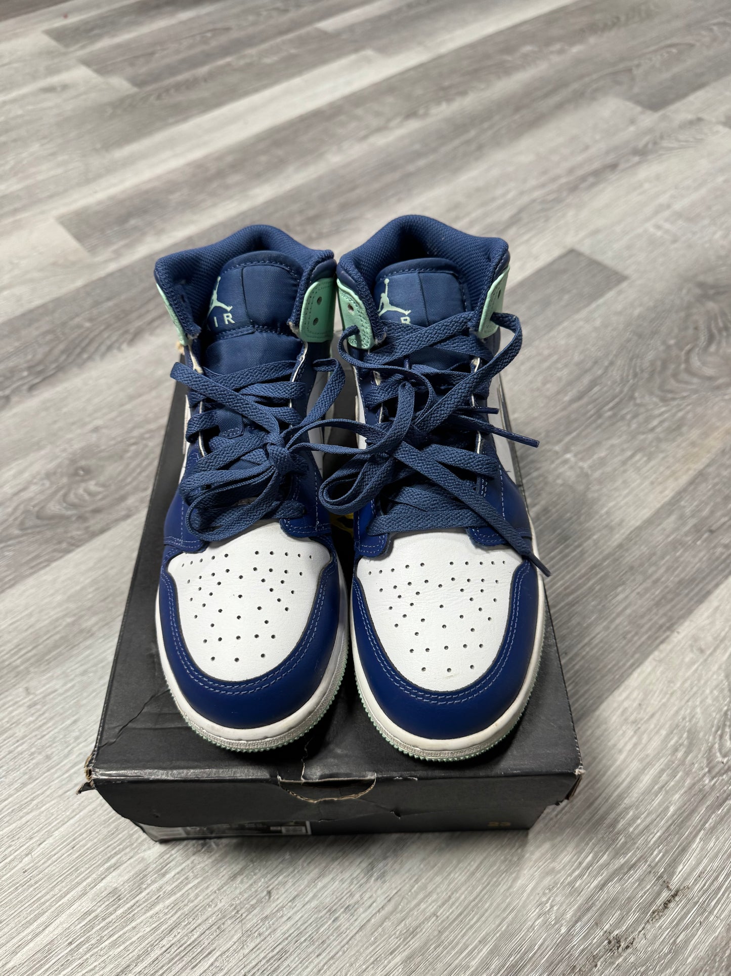 Jordan 1 Mid Mystic Navy Mint Foam / Preowned