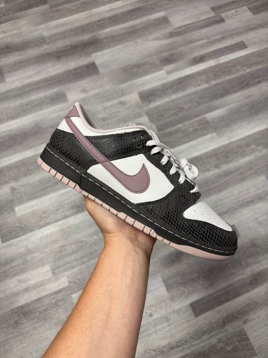 Dunk Low Violet Snakeskin / Brand New