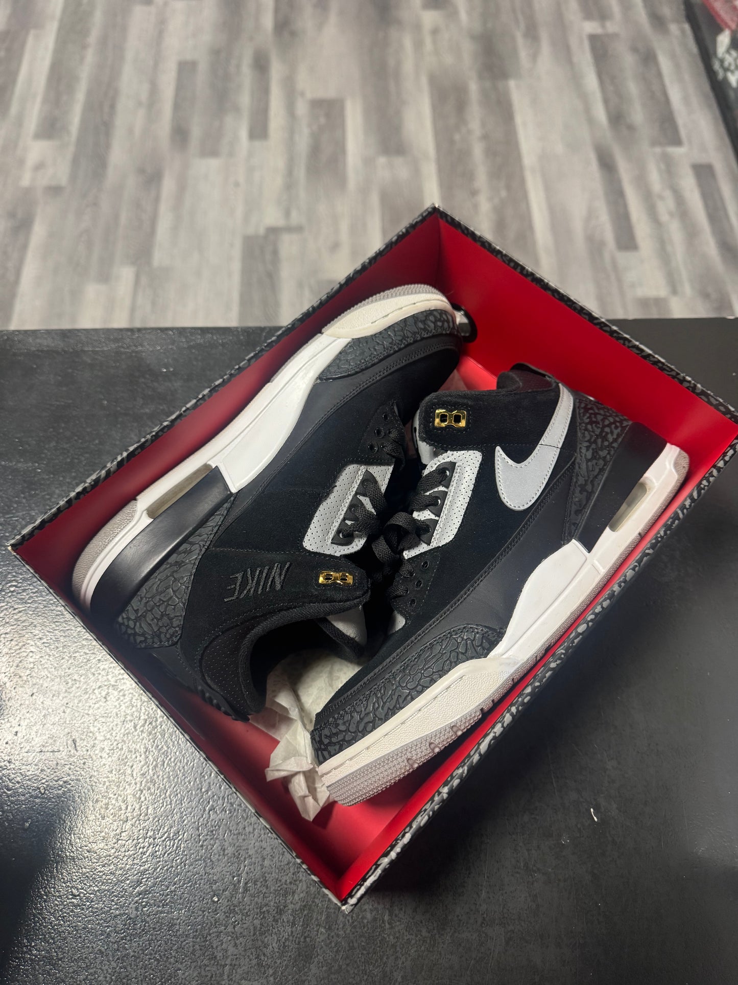 Jordan 3 Tinker Black Cement Gold / Preowned