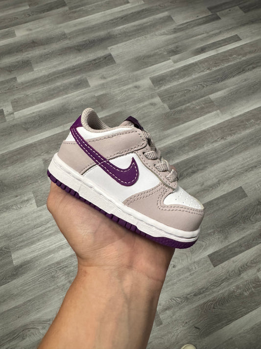 Dunk Low Platinum Violet / Brand New