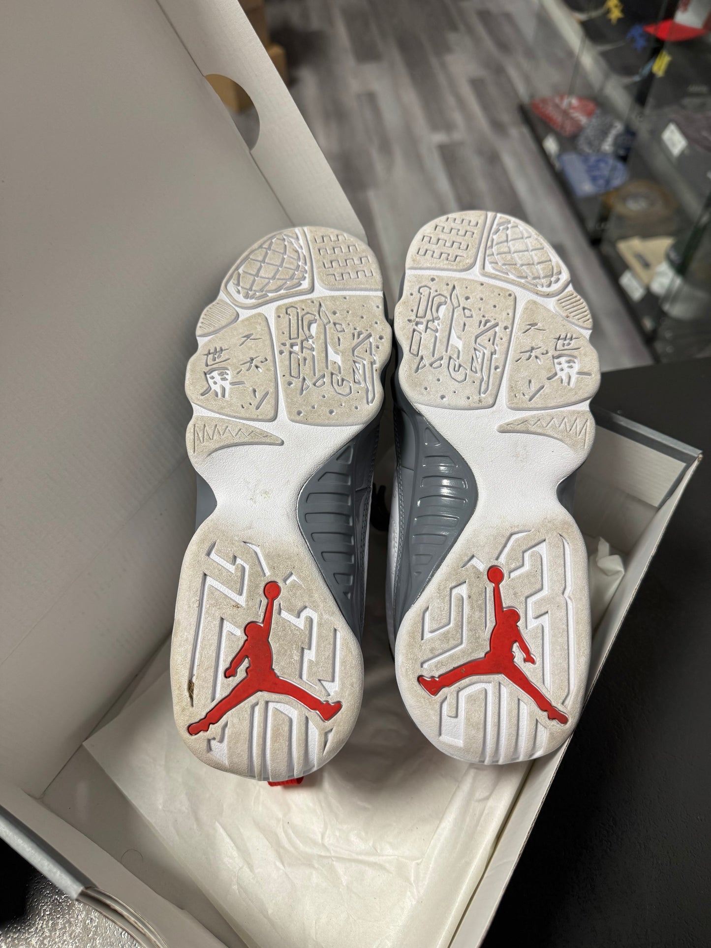 Jordan 9 Fire Red / Preowned