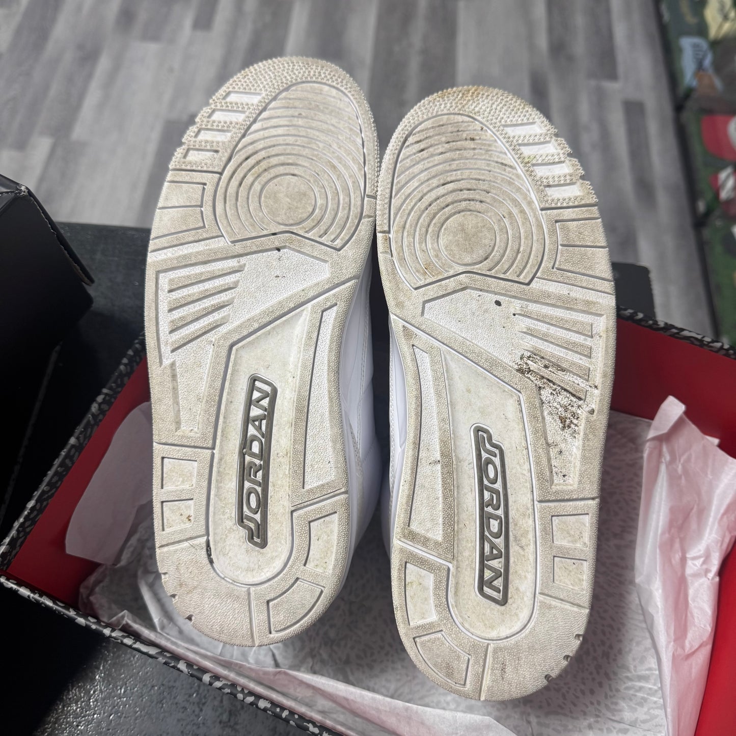Jordan 3 Pure Money / Preowned