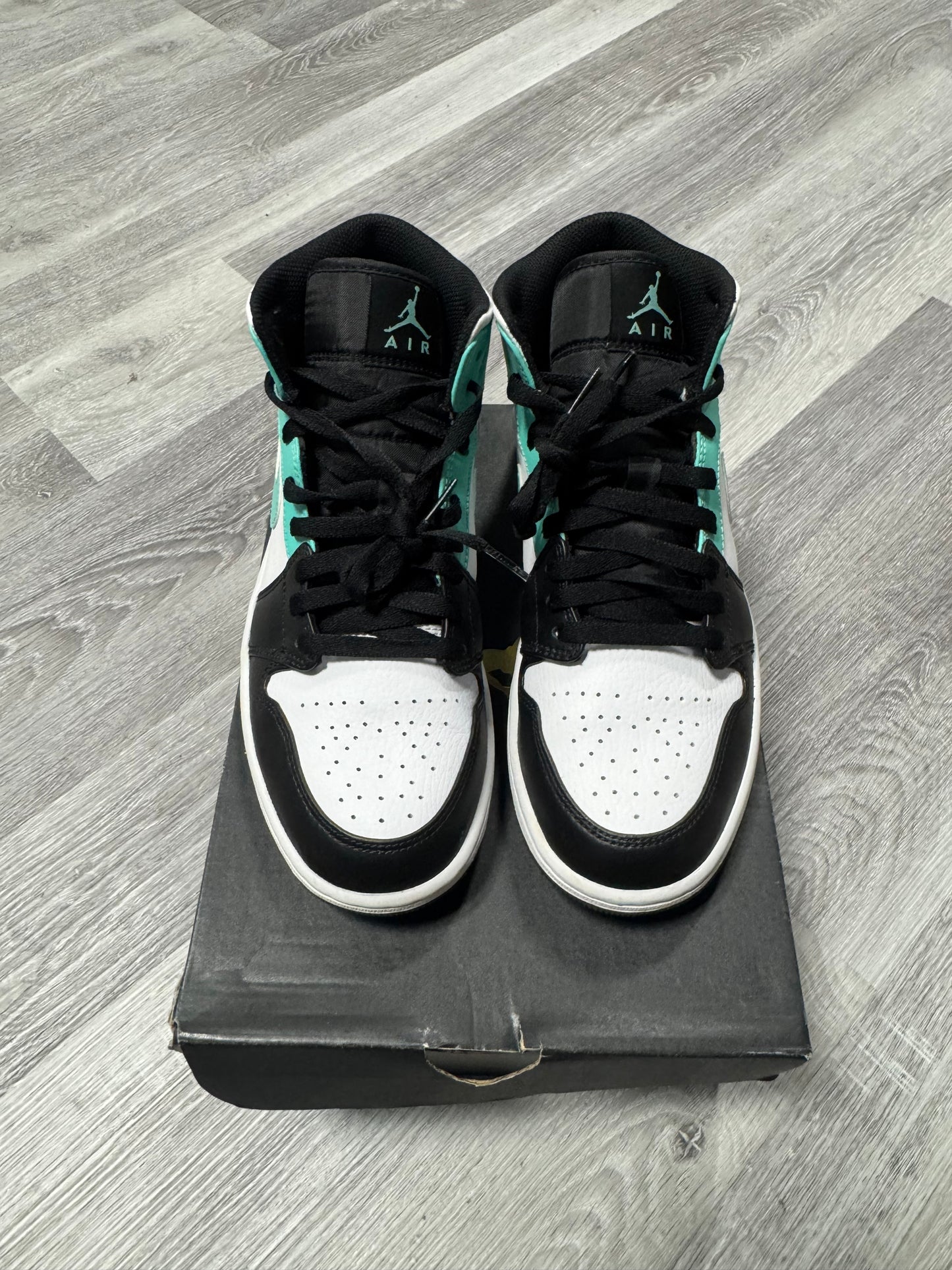 Jordan 1 Mid Tropical Twist / Preowned