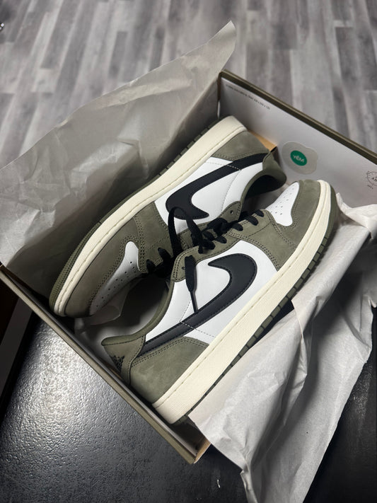 Jordan 1 Medium Olive / Preowned