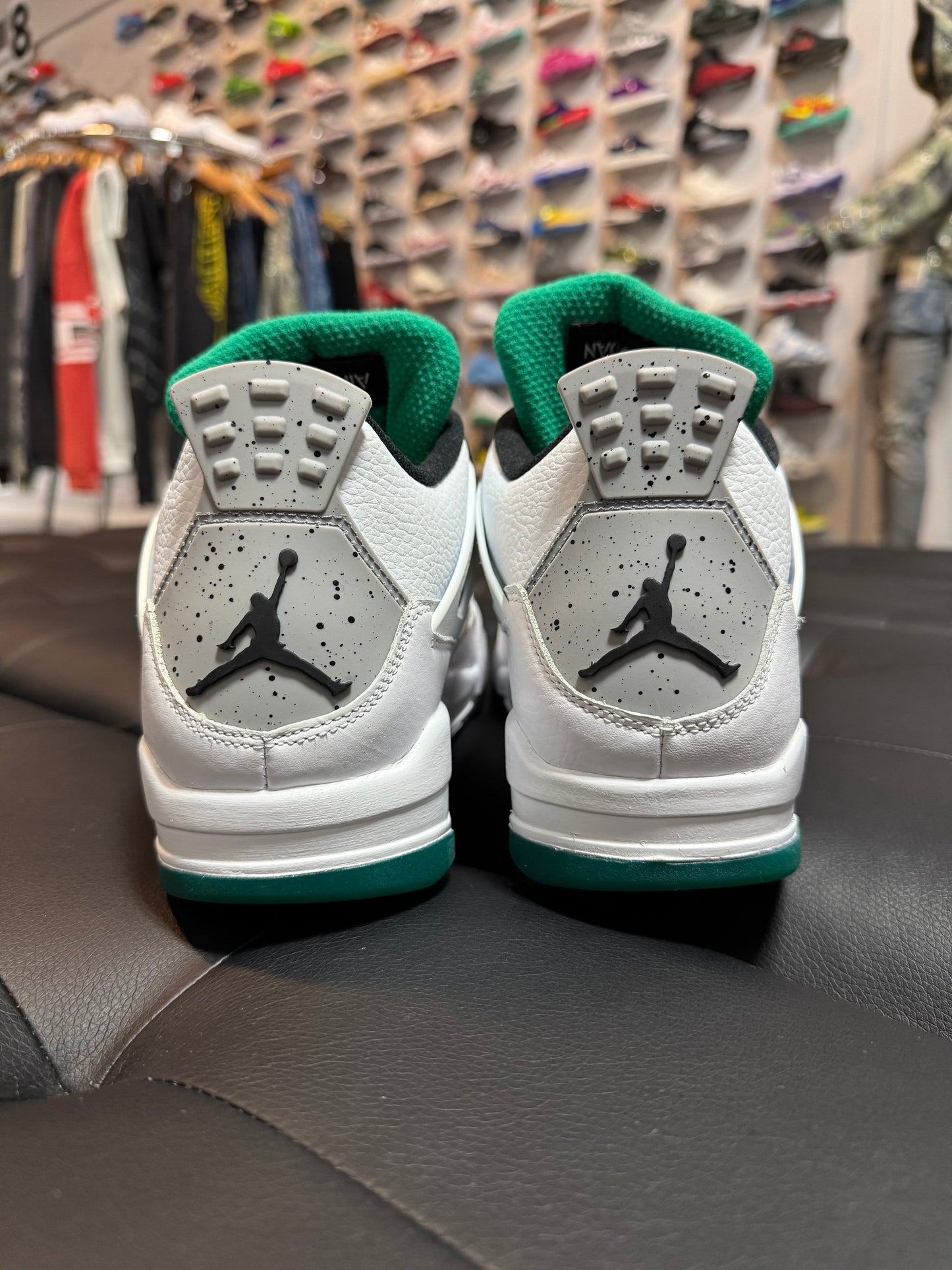 Jordan 4 Rasta / Preowned