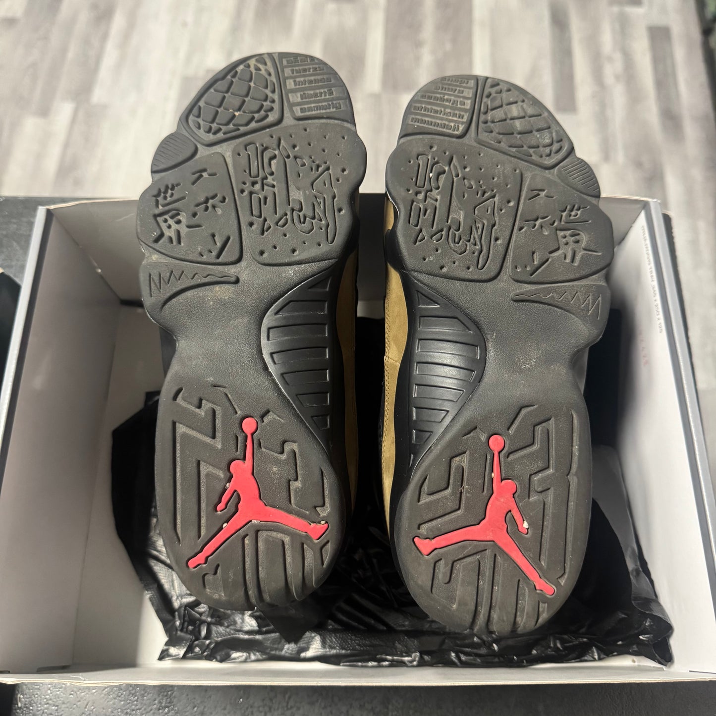 Jordan 9 Olive / Preowned