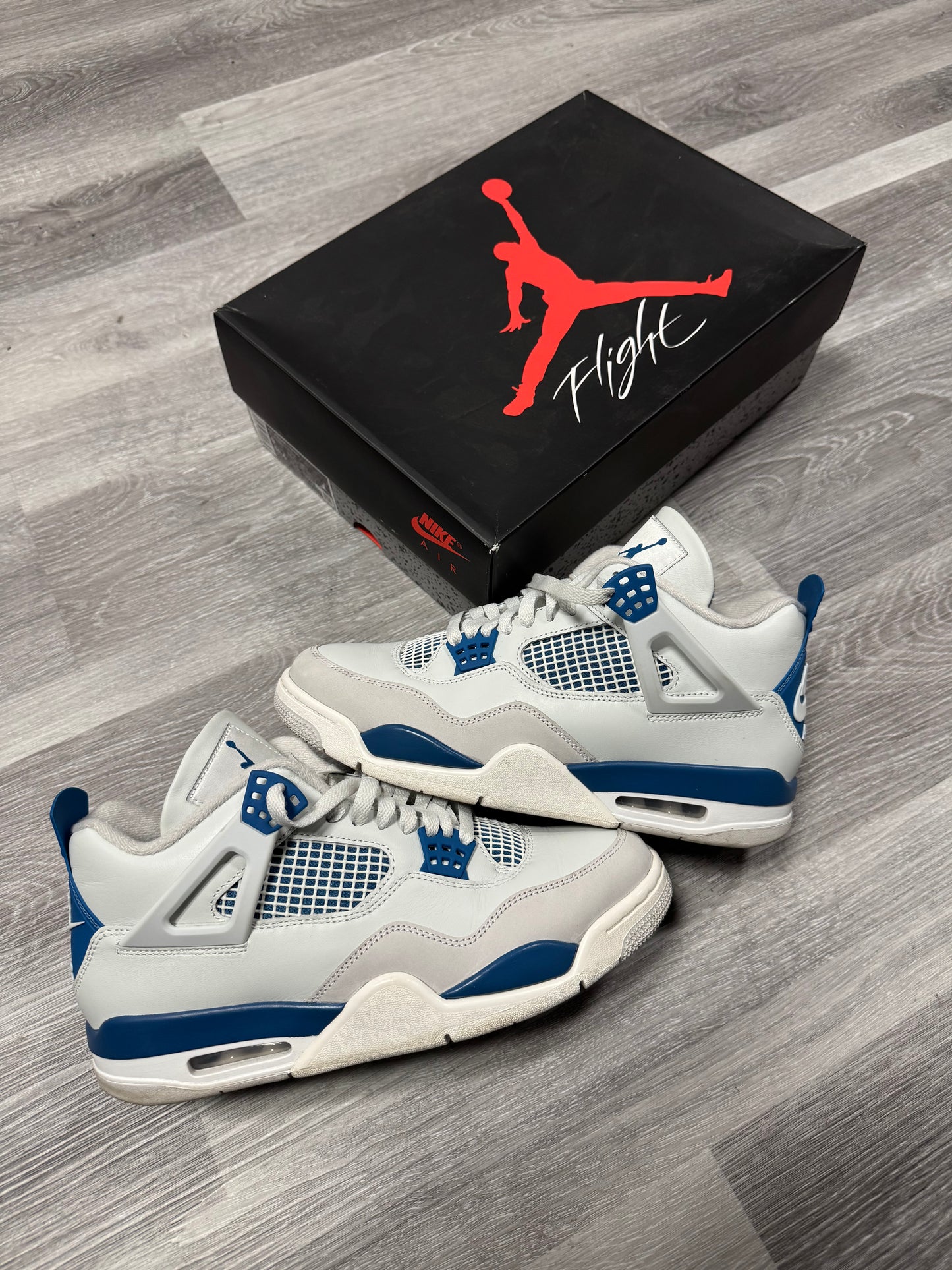 Jordan 4 Military Blue / Preowned
