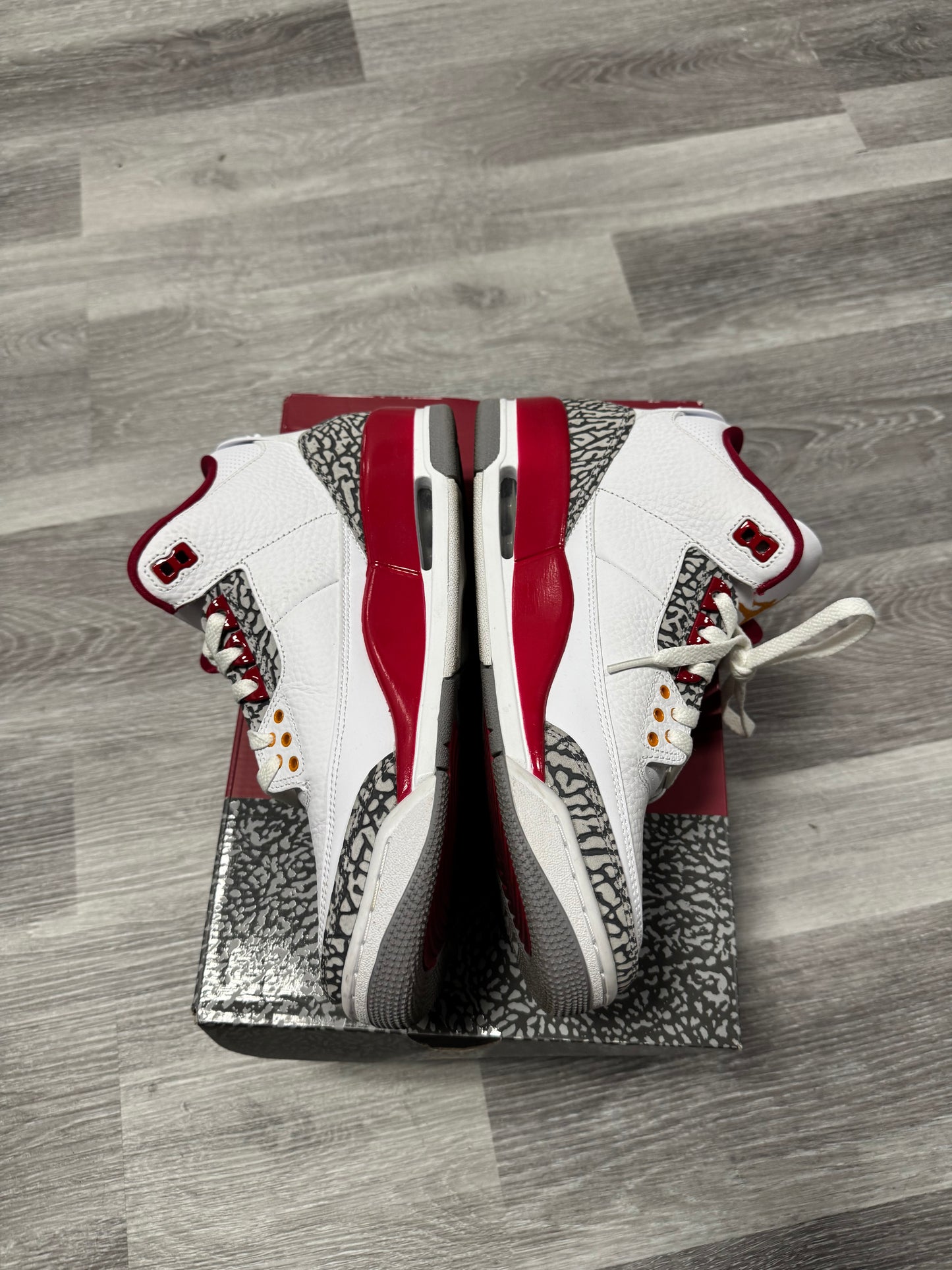 Jordan 3 Cardinal Red / Preowned