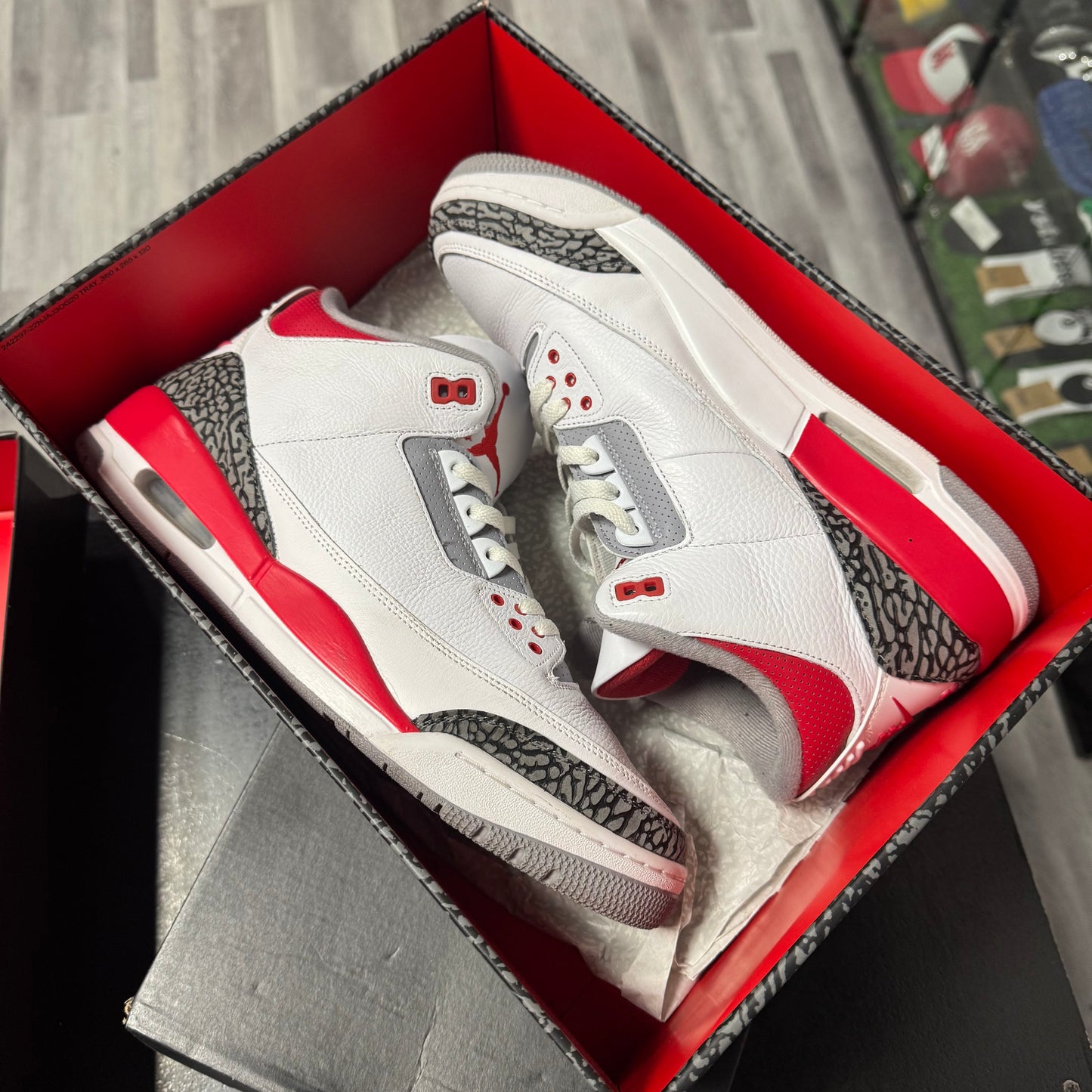 Jordan 3 Fire Red / Preowned