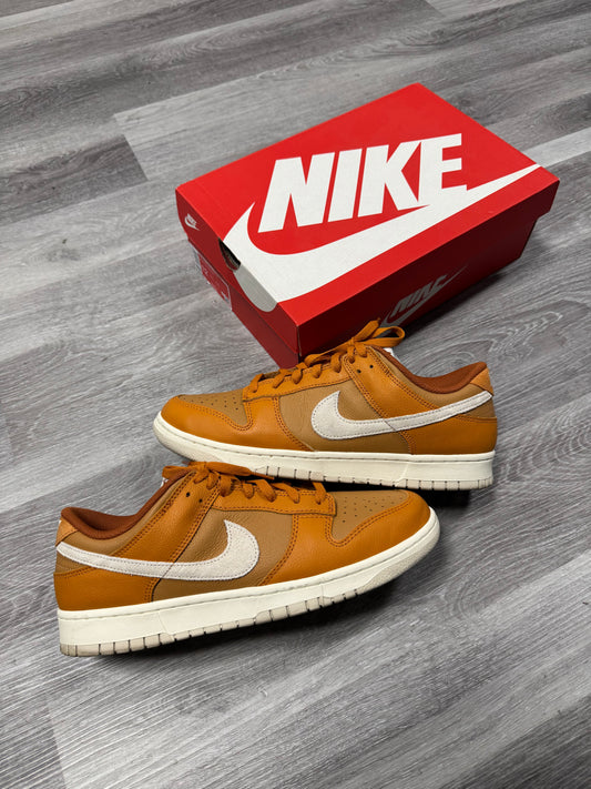 Dunk Low Monarch / Preowned