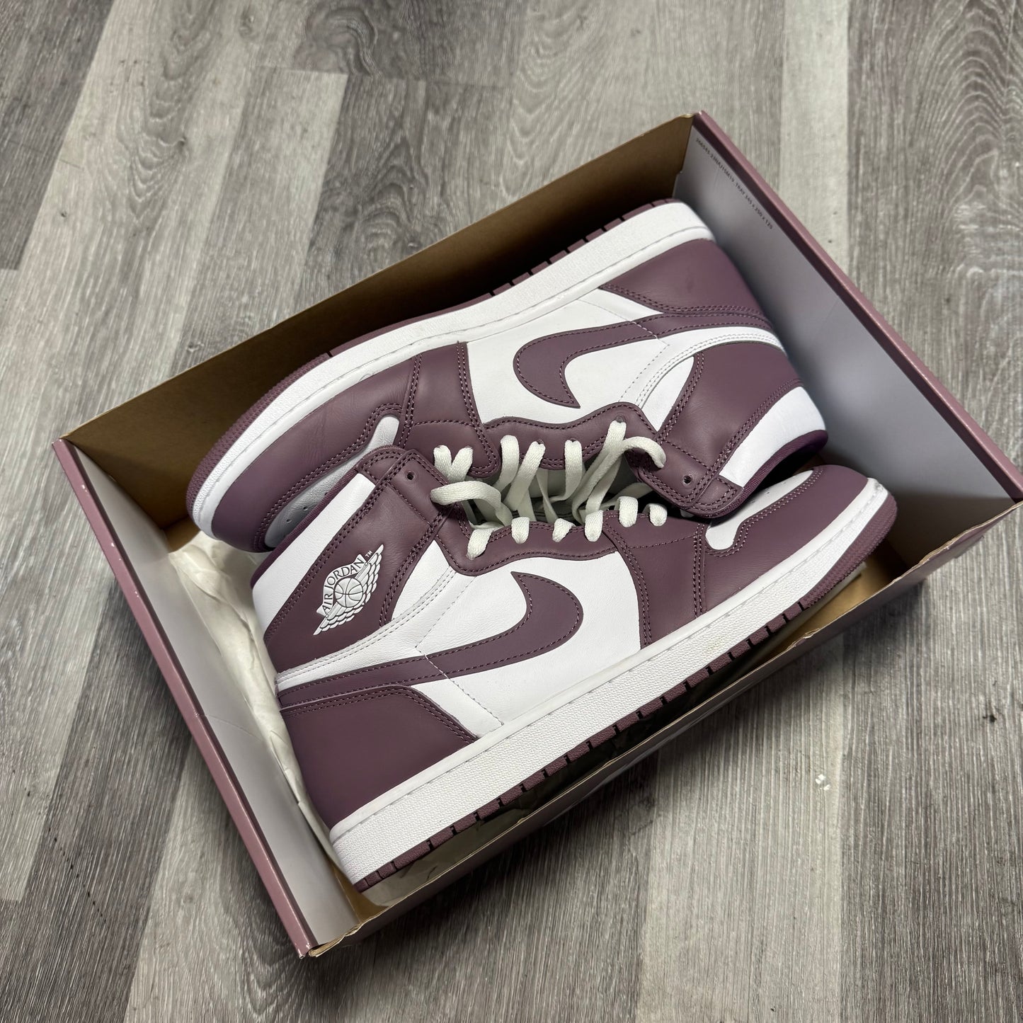 Jordan 1 Mauve / Preowned