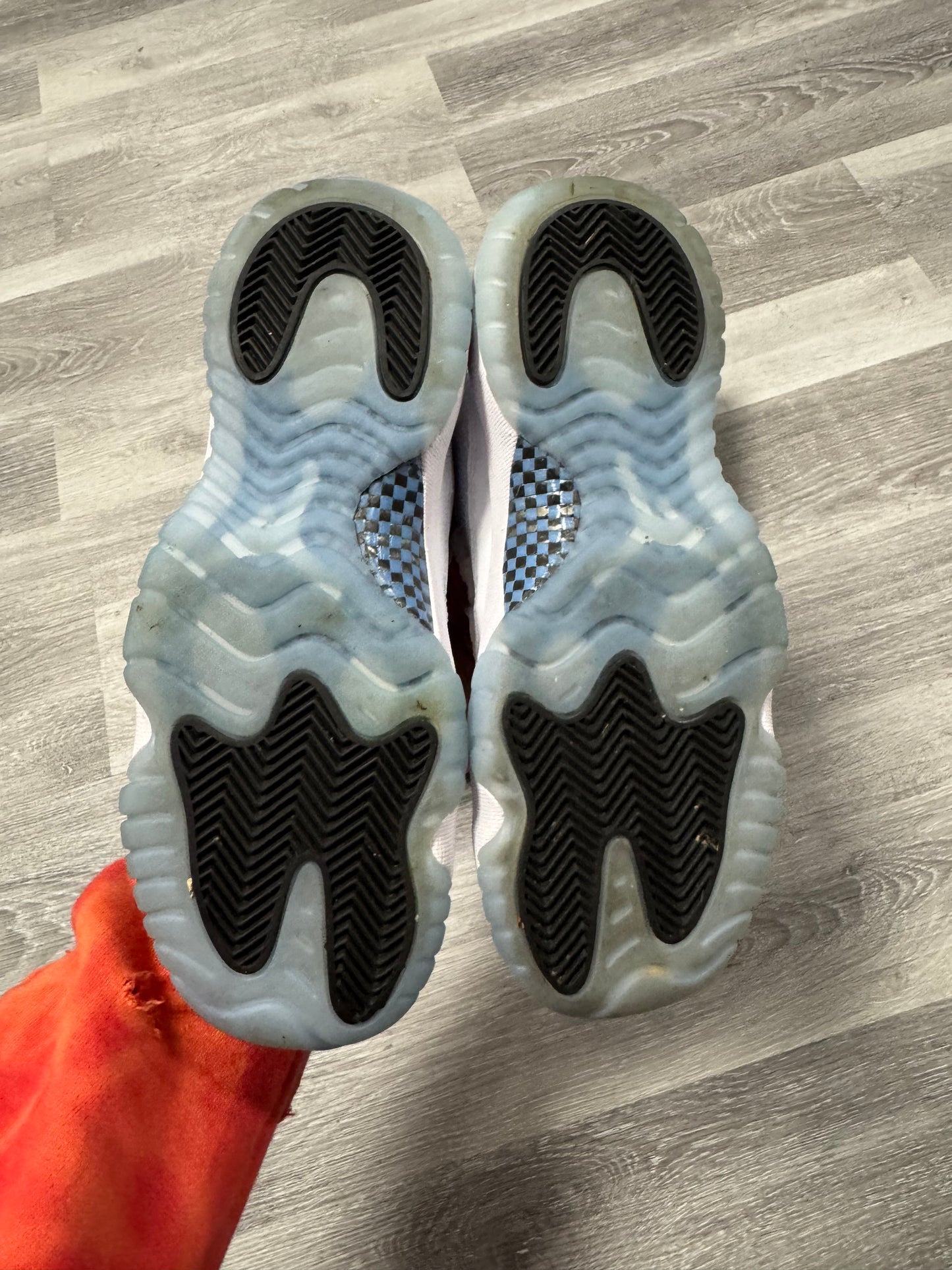 Jordan 11 Legend Blue / Preowned