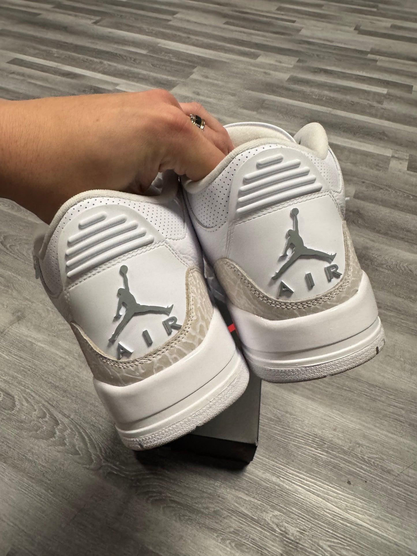 Jordan 3 Pure Money / Preowned