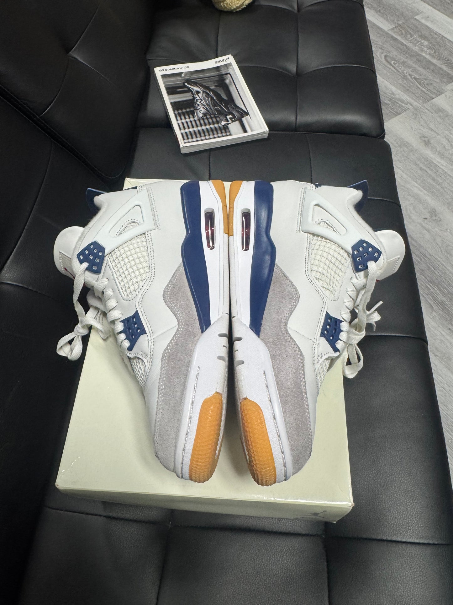 Jordan 4 SB Navy / Preowned