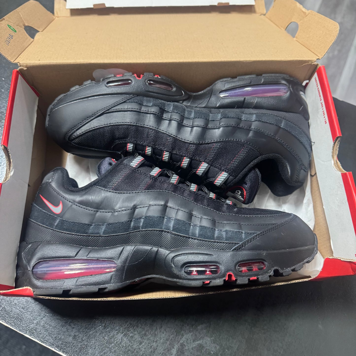 Air Max 95 Racing Pack Black University Red / Preowned