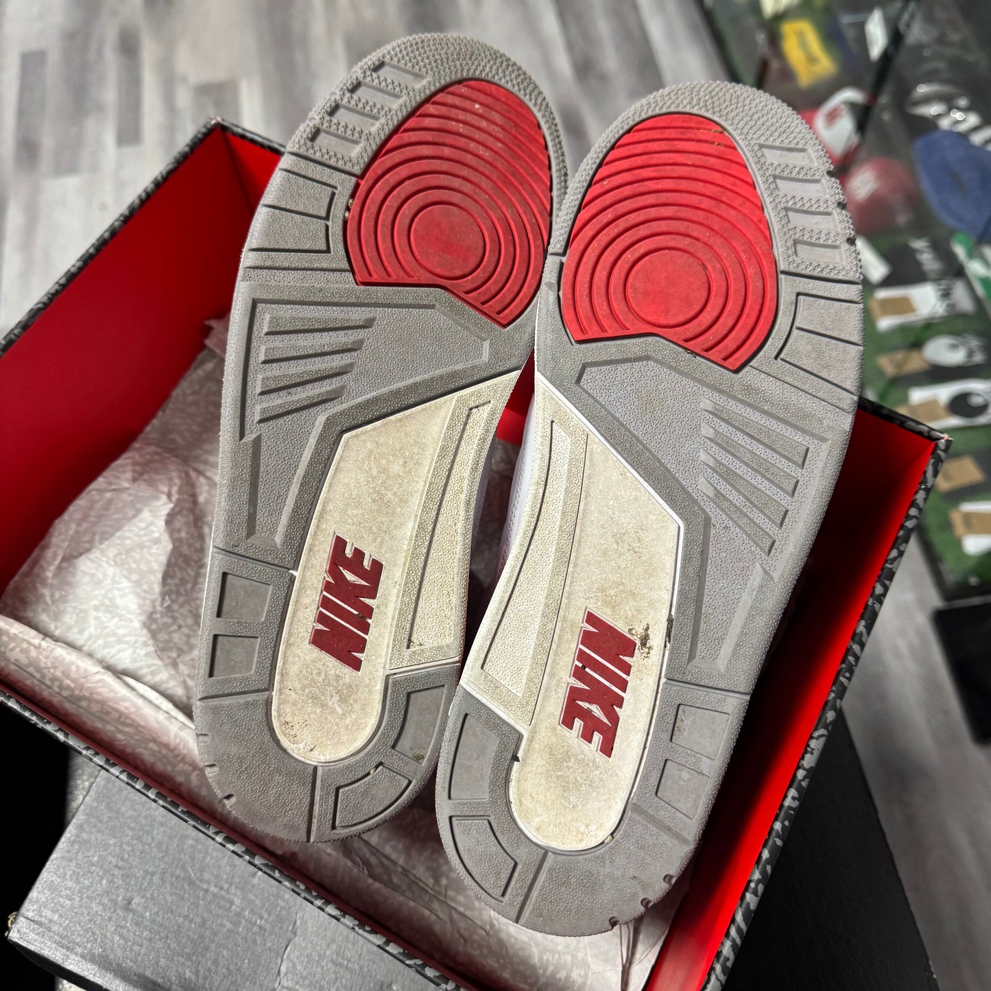 Jordan 3 Fire Red / Preowned