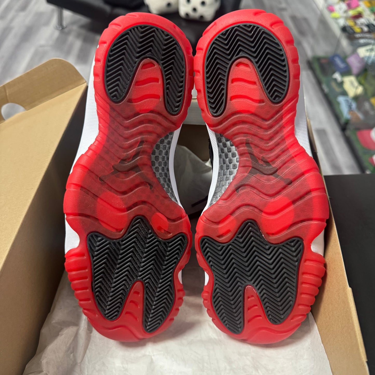 Jordan 11 Bred (2012) / Preowned
