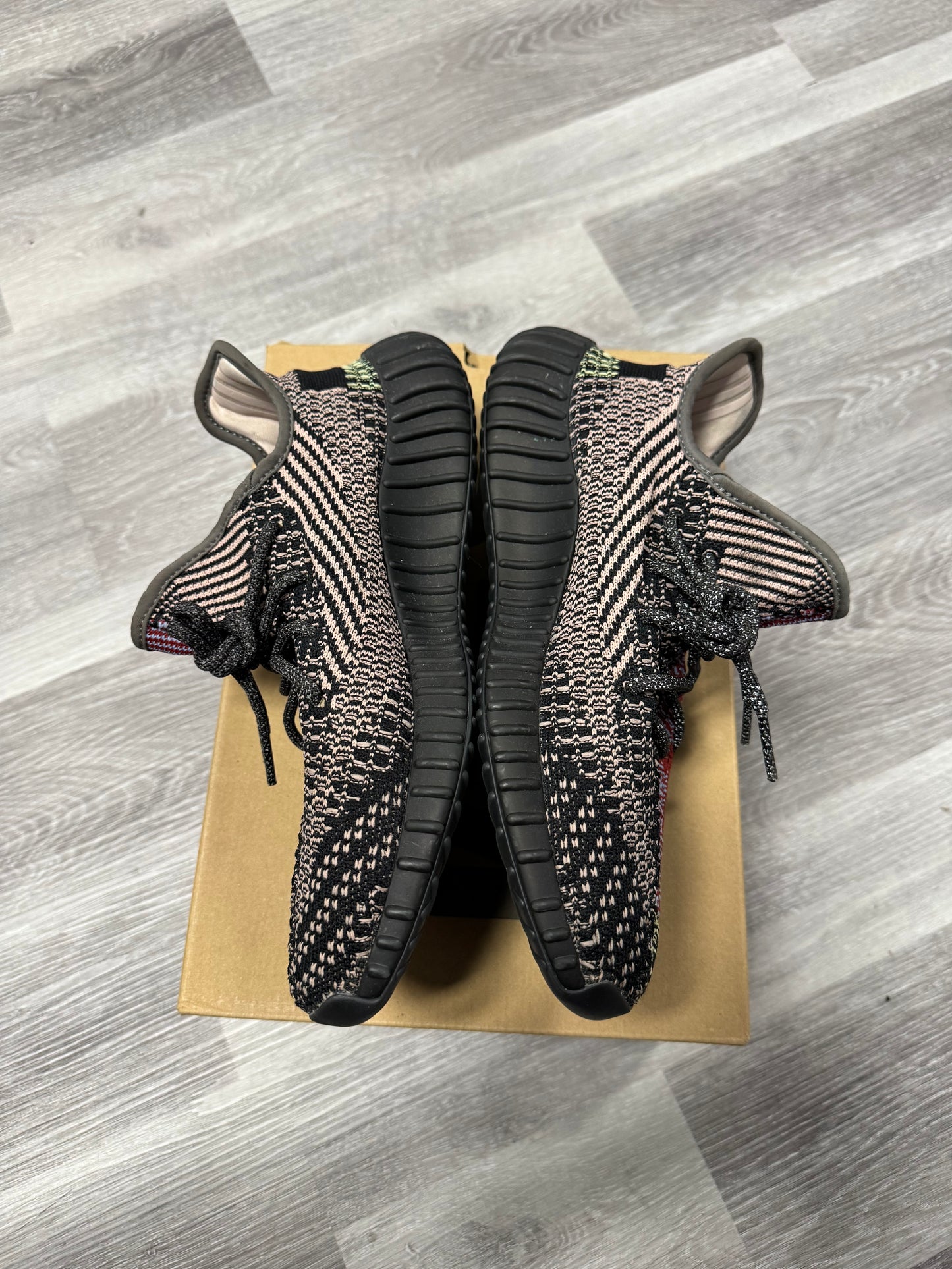 Yeezy 350 Yecheil / Preowned