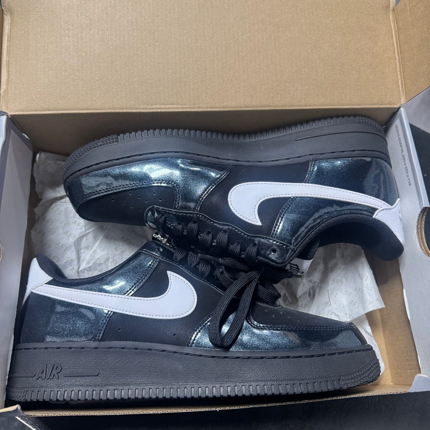 Air Force 1 Low Glam Rock (Black/White) / Preowned