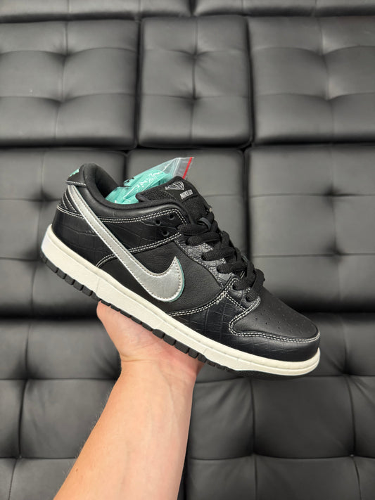 Dunk Low SB Diamond Supply Co. Black Diamond / Brand New