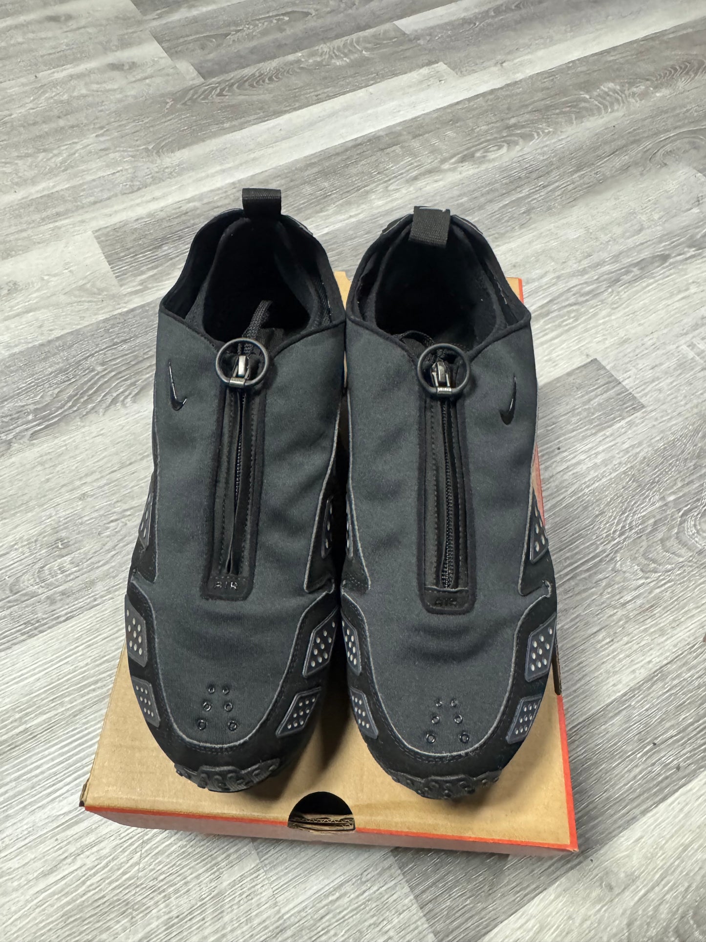 Air Max SNDR Triple Black / Preowned