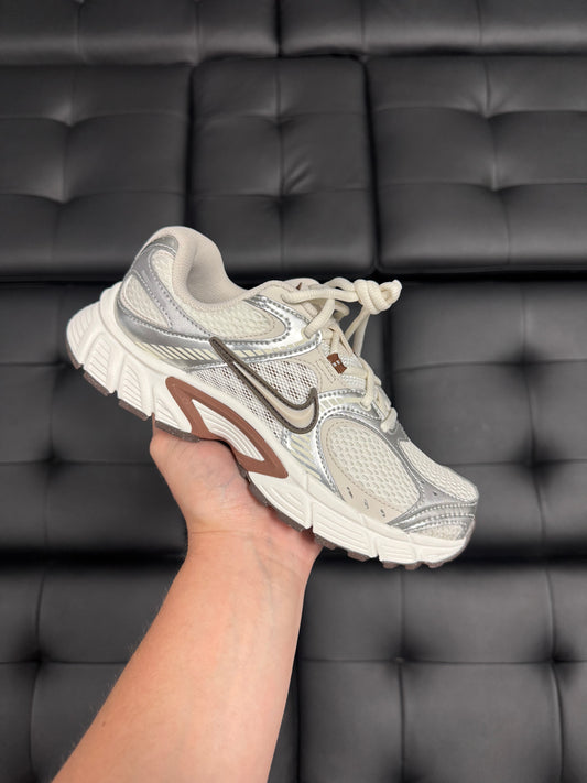 Nike V5 RNR Sail Fauna Brown / Brand New