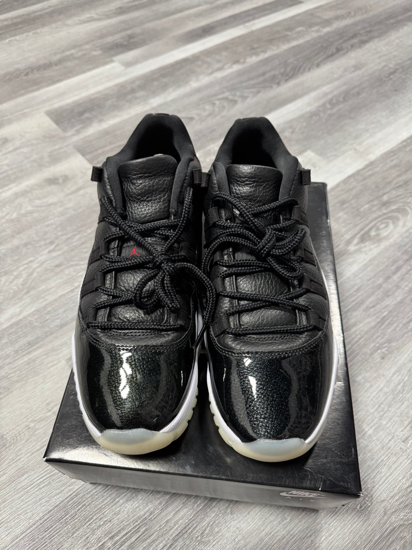Jordan 11 Low 72-10 / Preowned
