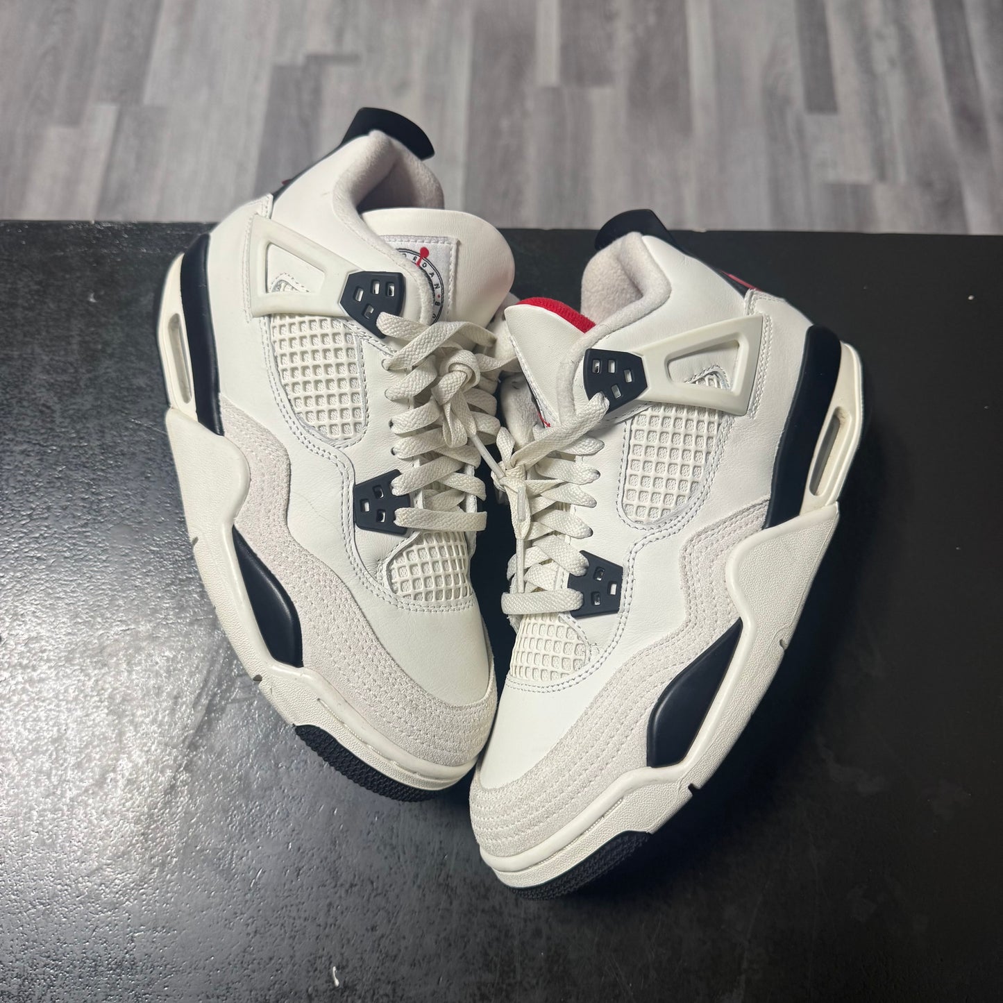 Jordan 4 Flight Club / Preowned