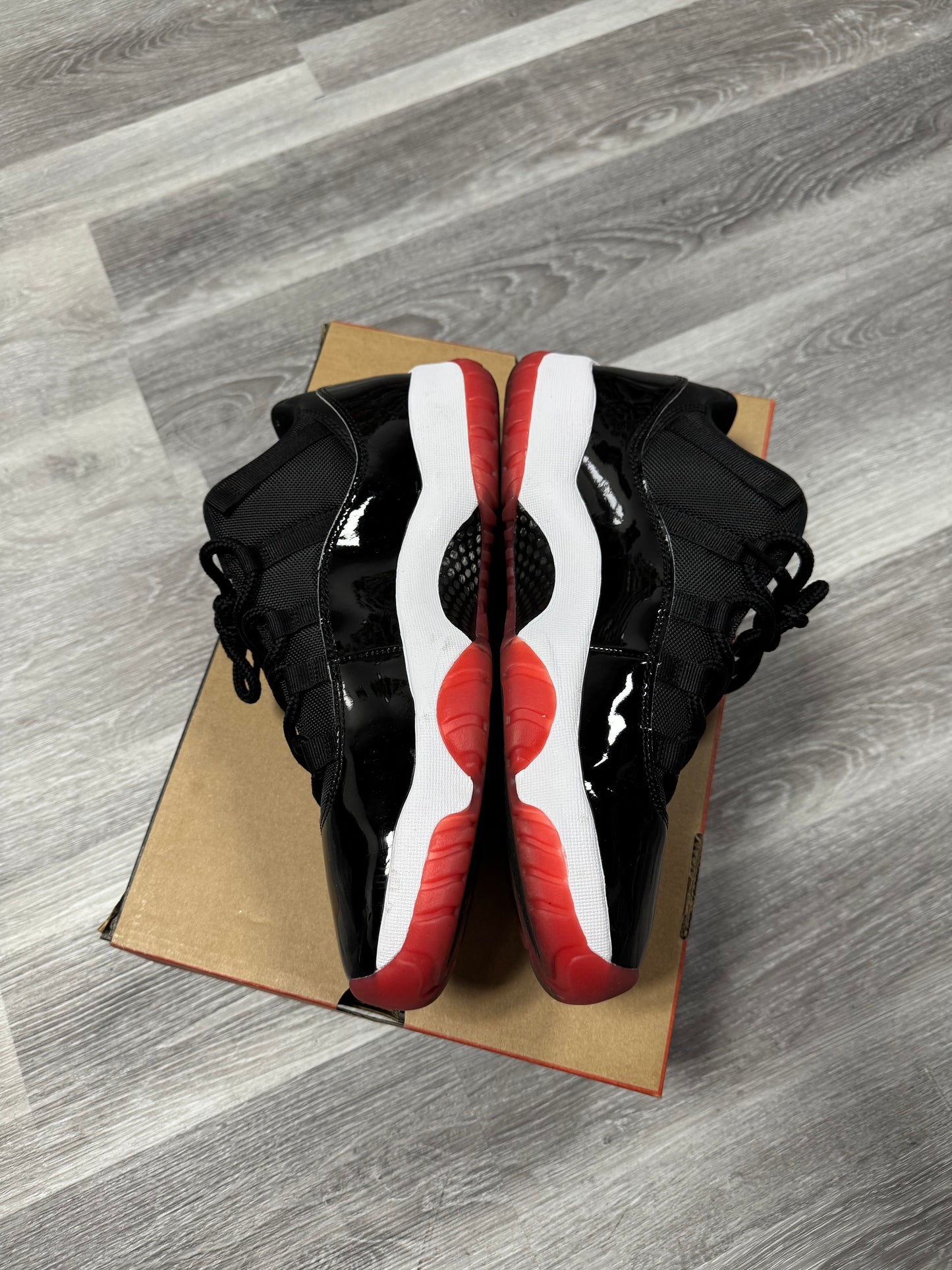 Jordan 11 Low Bred / Preowned
