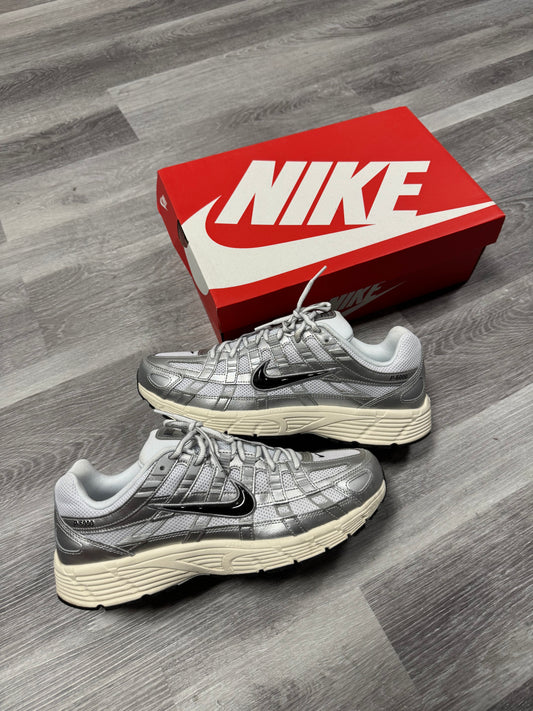 Nike P-6000 Metallic Silver / Preowned