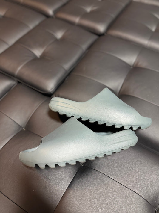 Yeezy Slide Slate Marine / Preowned
