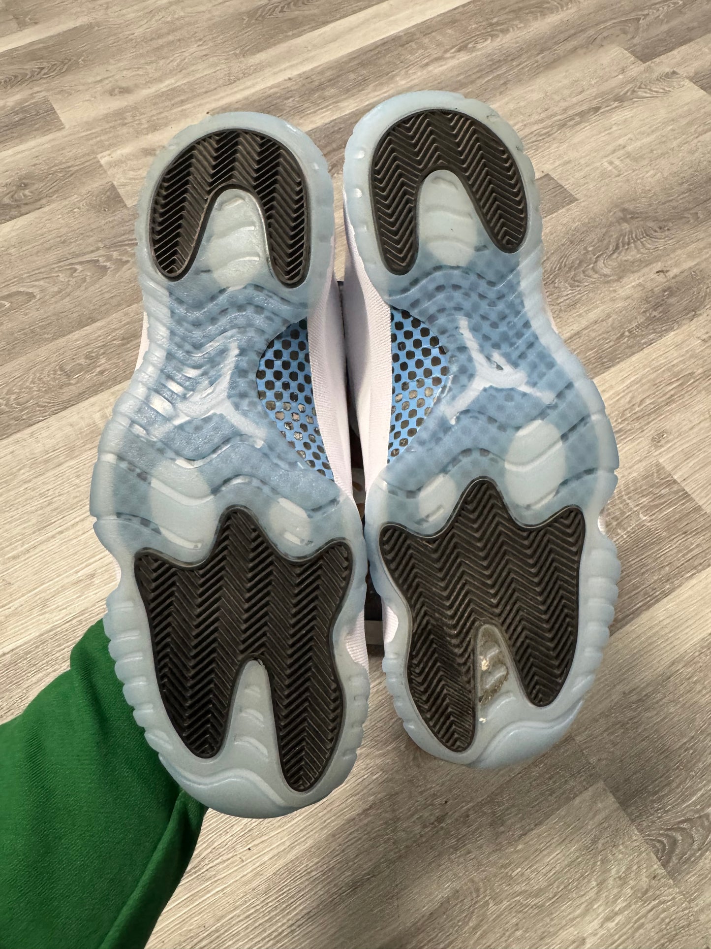 Jordan 11 Legend Blue / Preowned