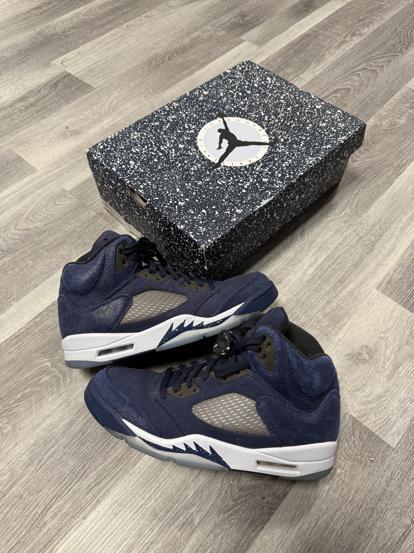 Jordan 5 Midnight Navy / Preowned