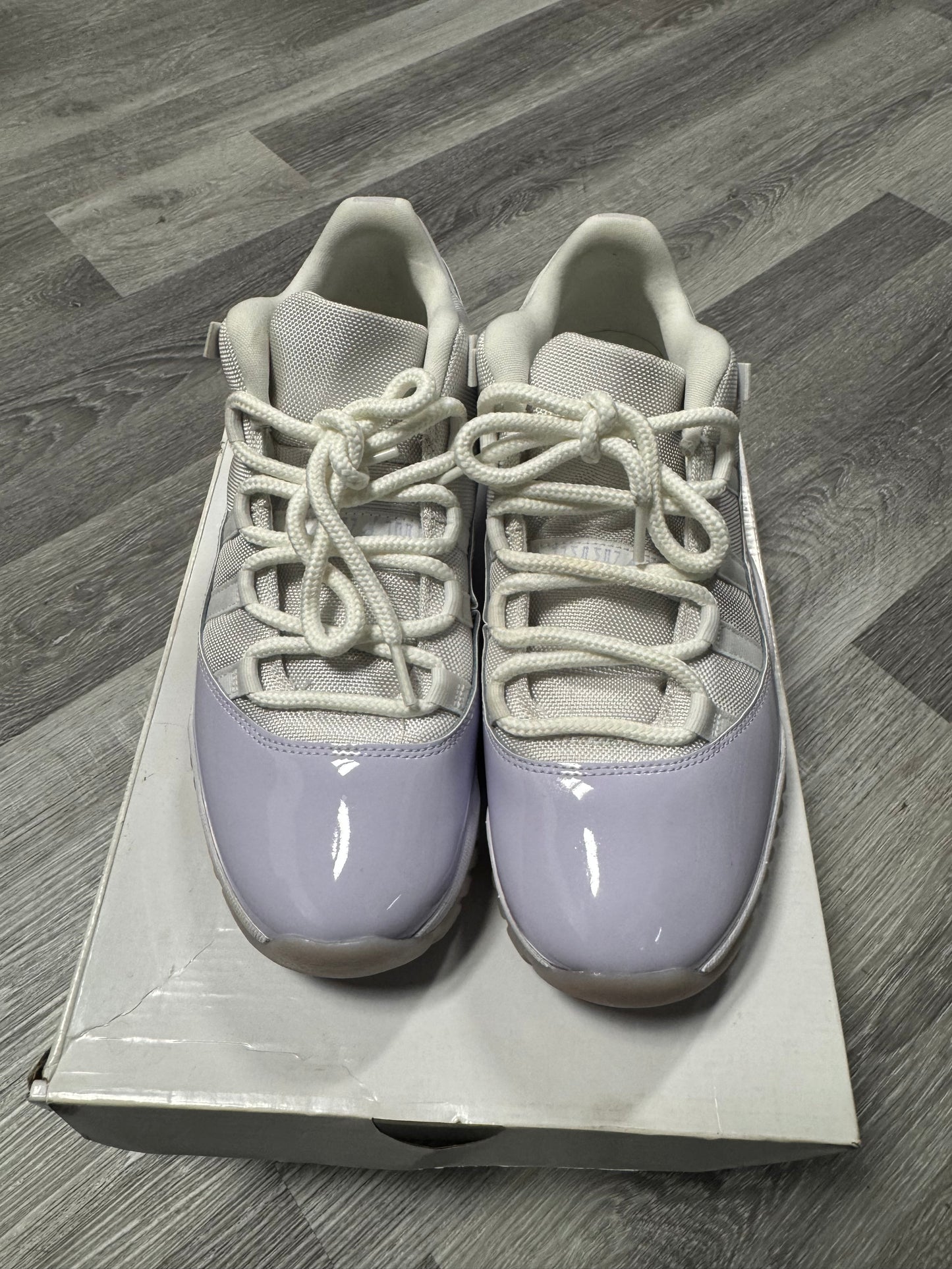 Jordan 11 Low Pure Violet / Preowned