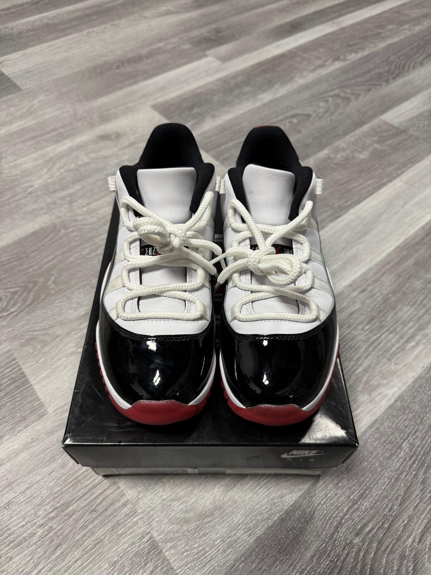 Jordan 11 Low Concord Bred / Preowned