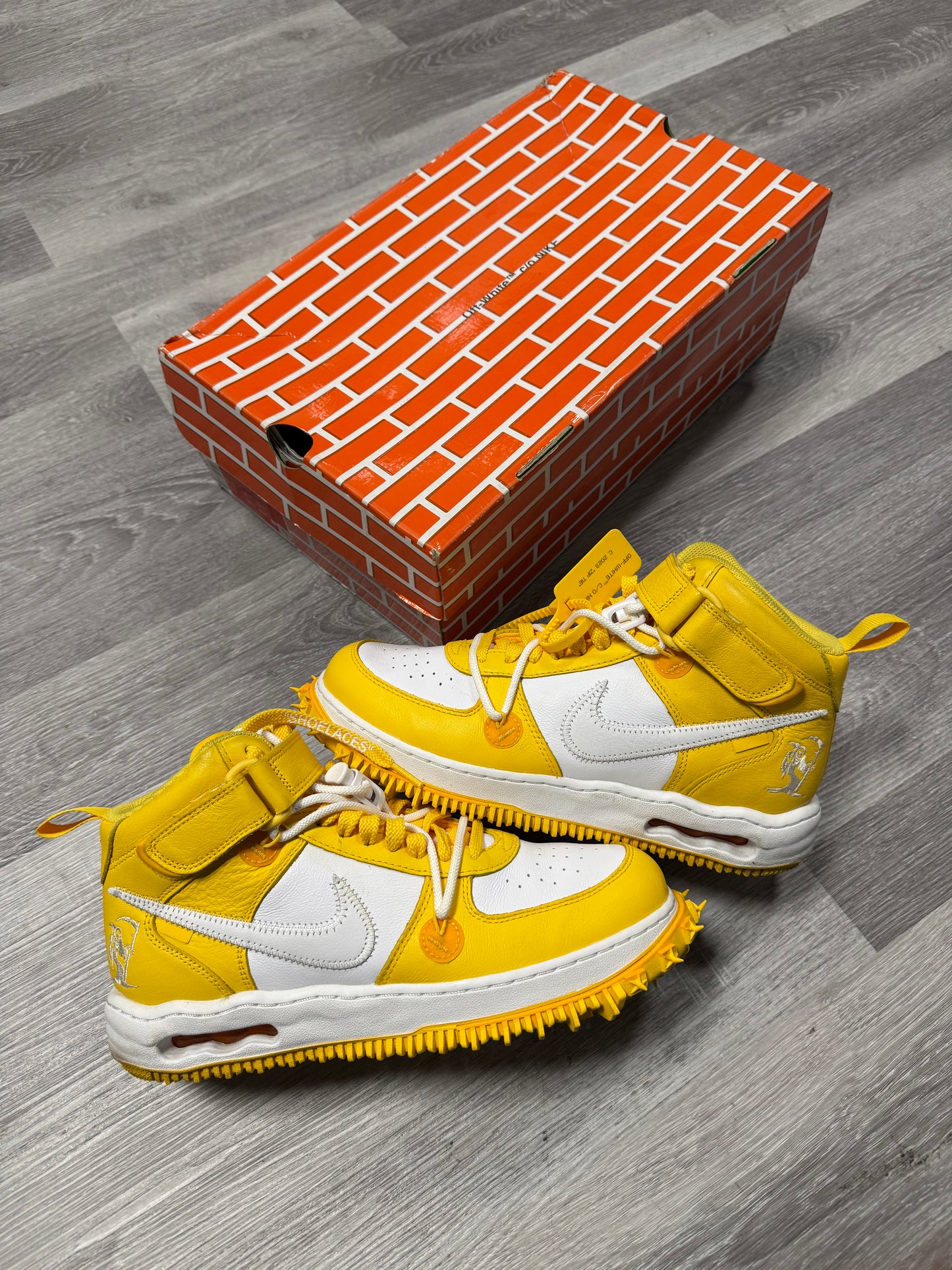 Air Force 1 Mid Off White Maize / Preowned