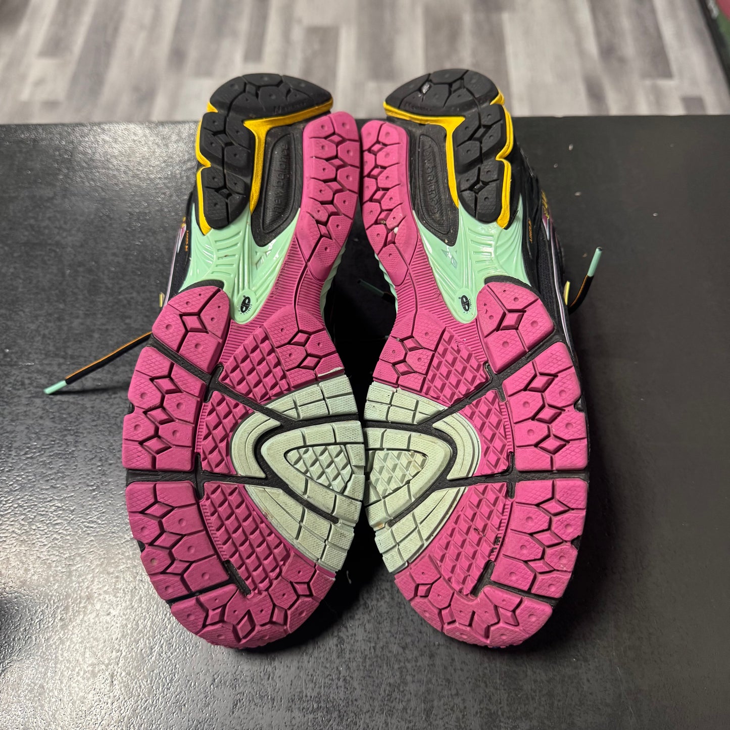 New Balance 1906R Neon Nights / Preowned