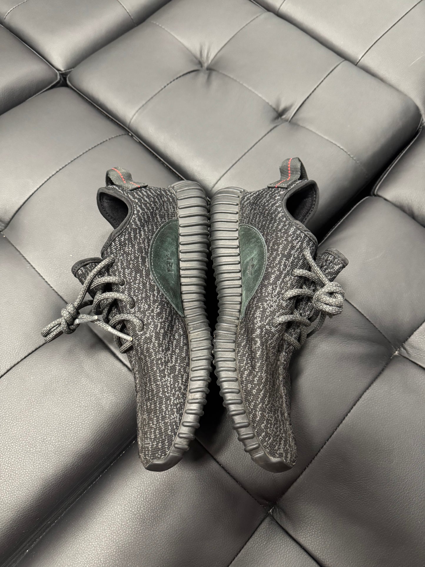 Yeezy 350 Pirate Black / Preowned