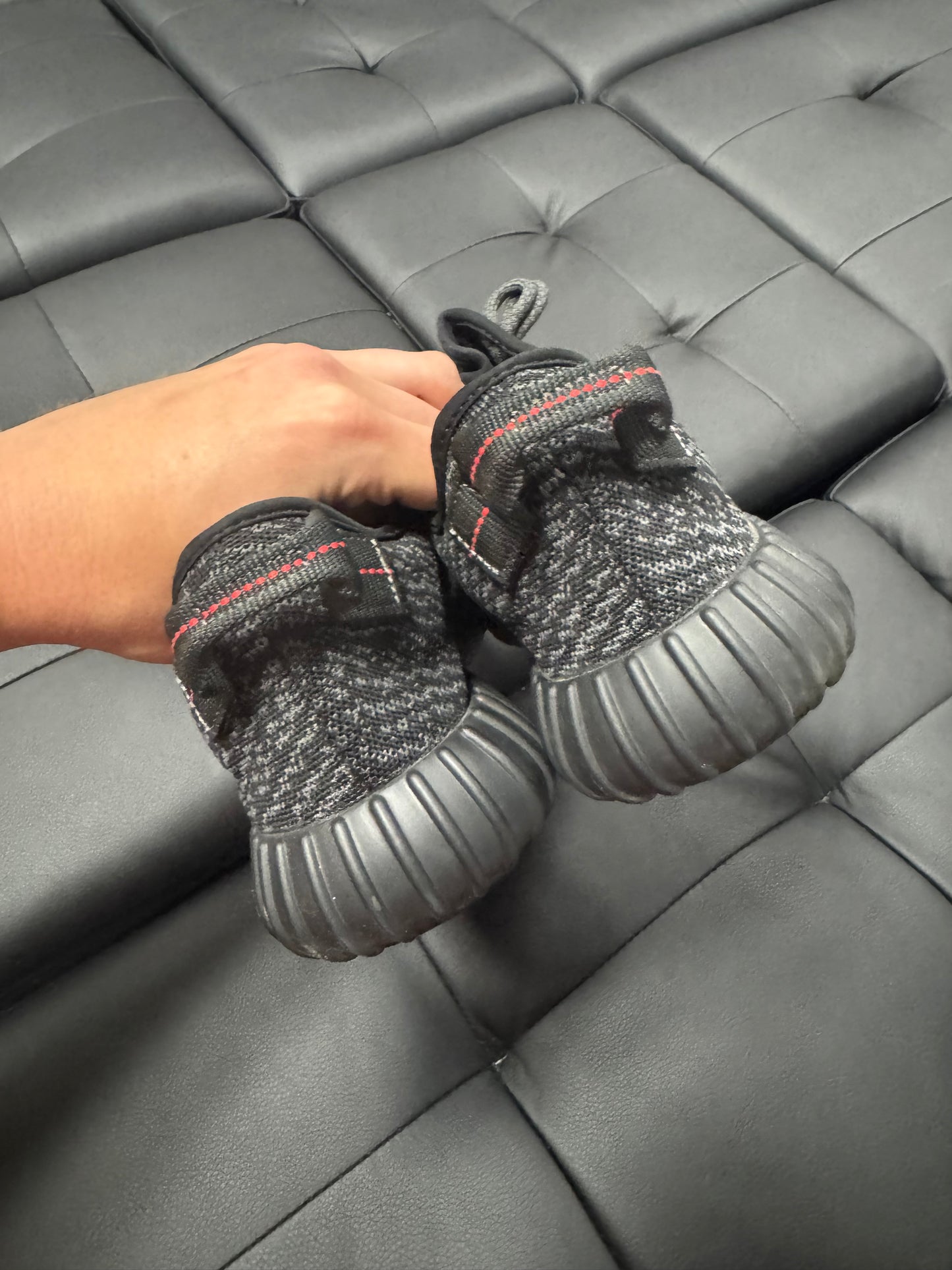 Yeezy 350 Pirate Black / Preowned