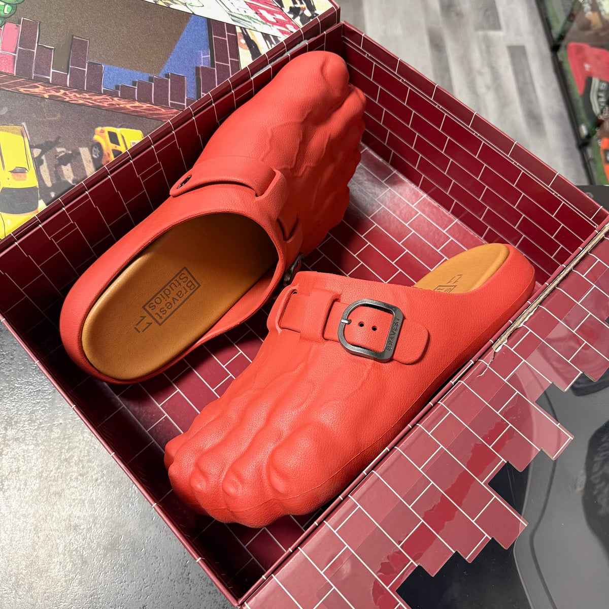 Bravest Studios Red Hulk Clogs / Preowned