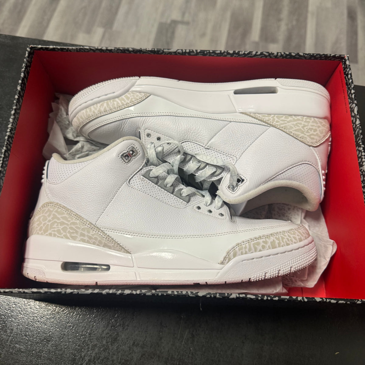 Jordan 3 Pure Money / Preowned