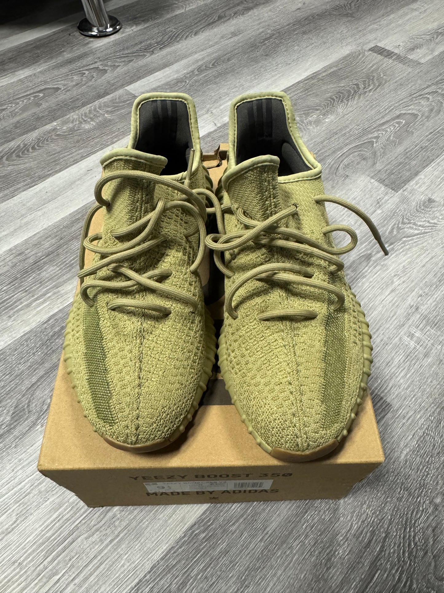 Yeezy 350 Sulfur / Preowned