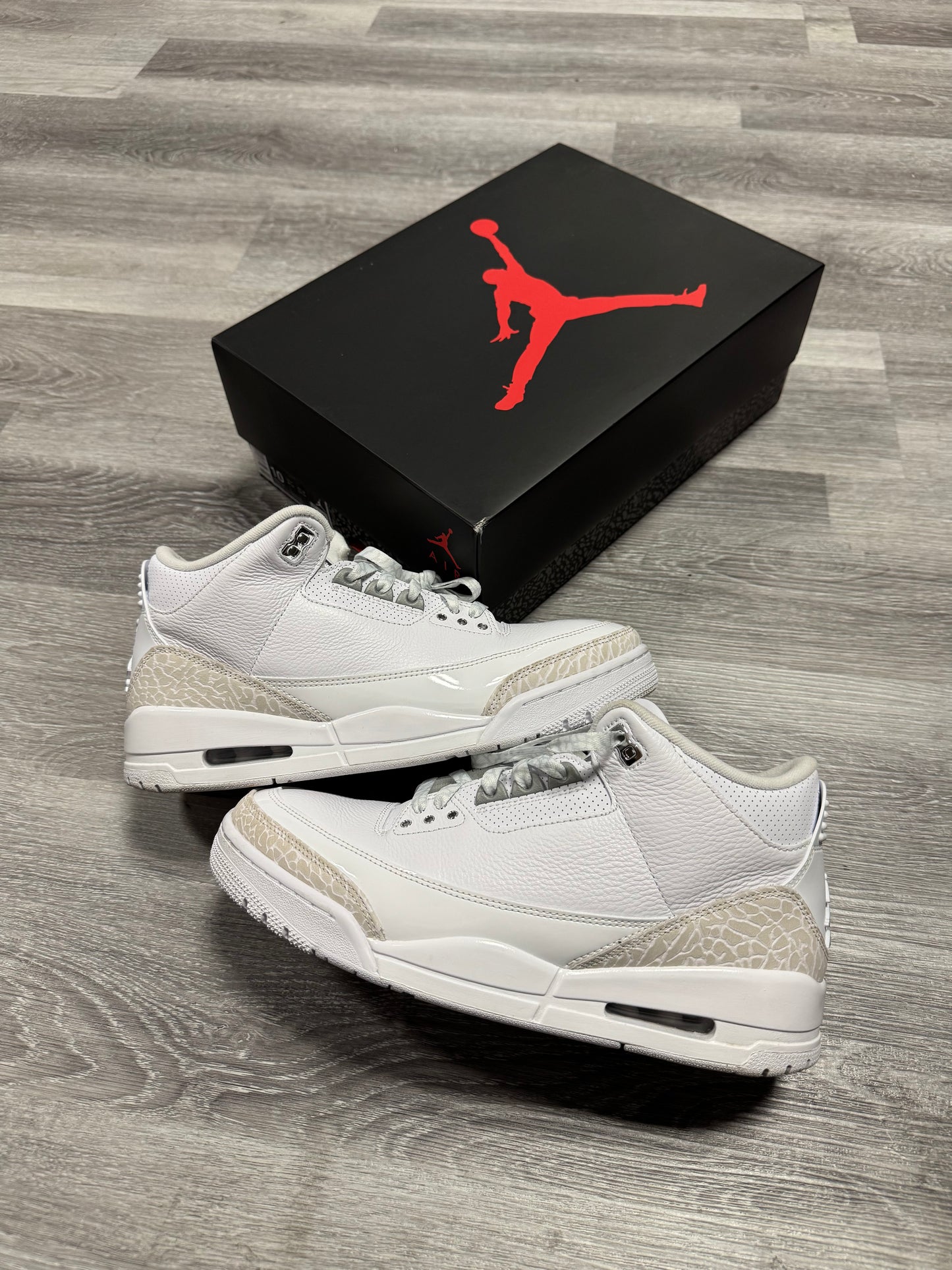 Jordan 3 Pure Money / Preowned