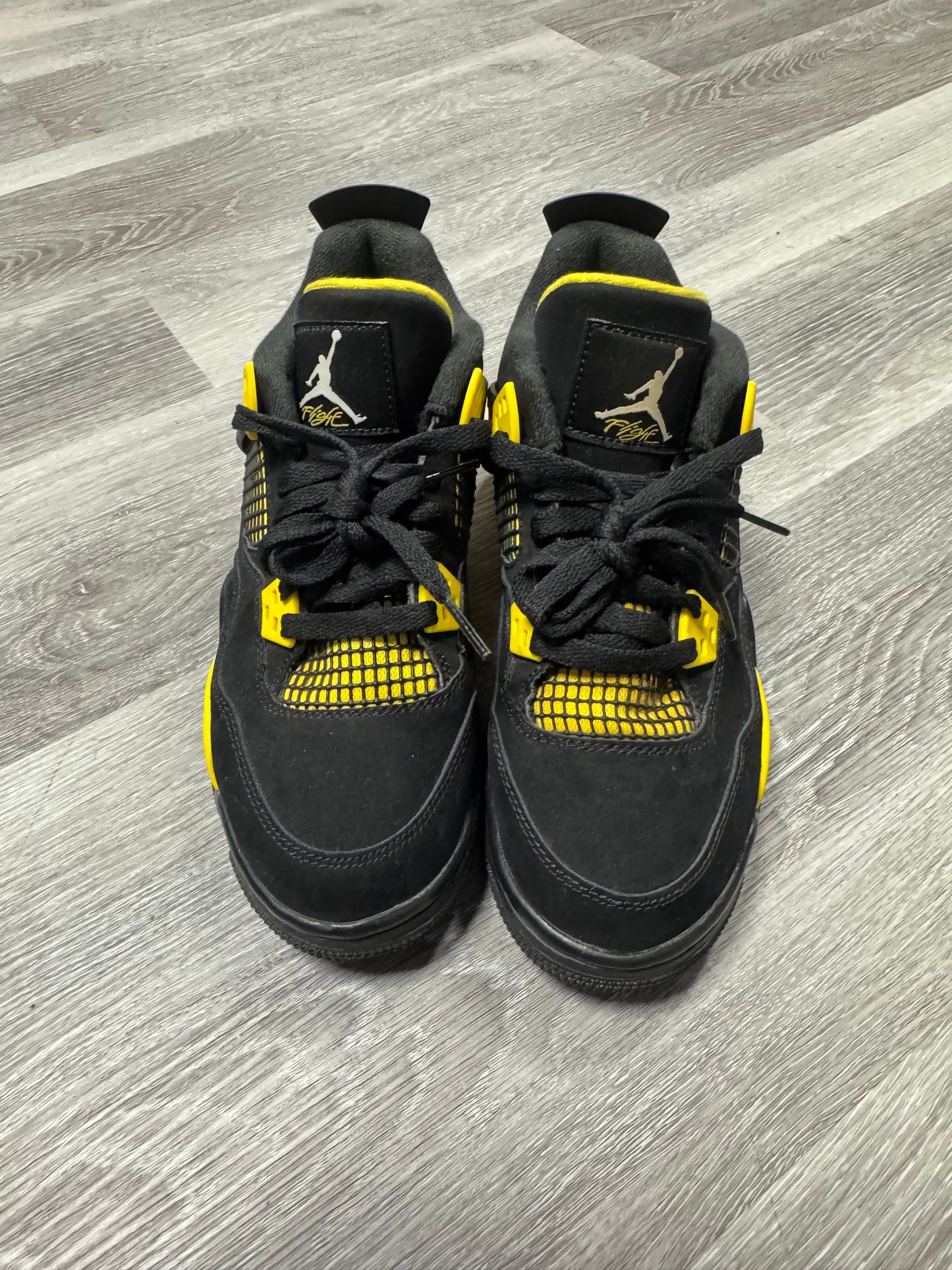 Jordan 4 Thunder / Preowned