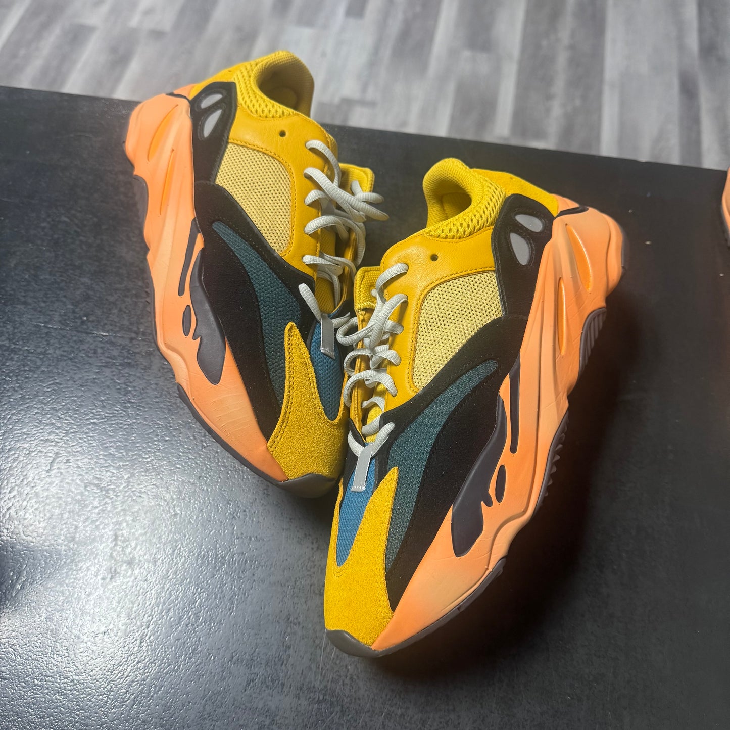 Yeezy 700 Sun / Preowned