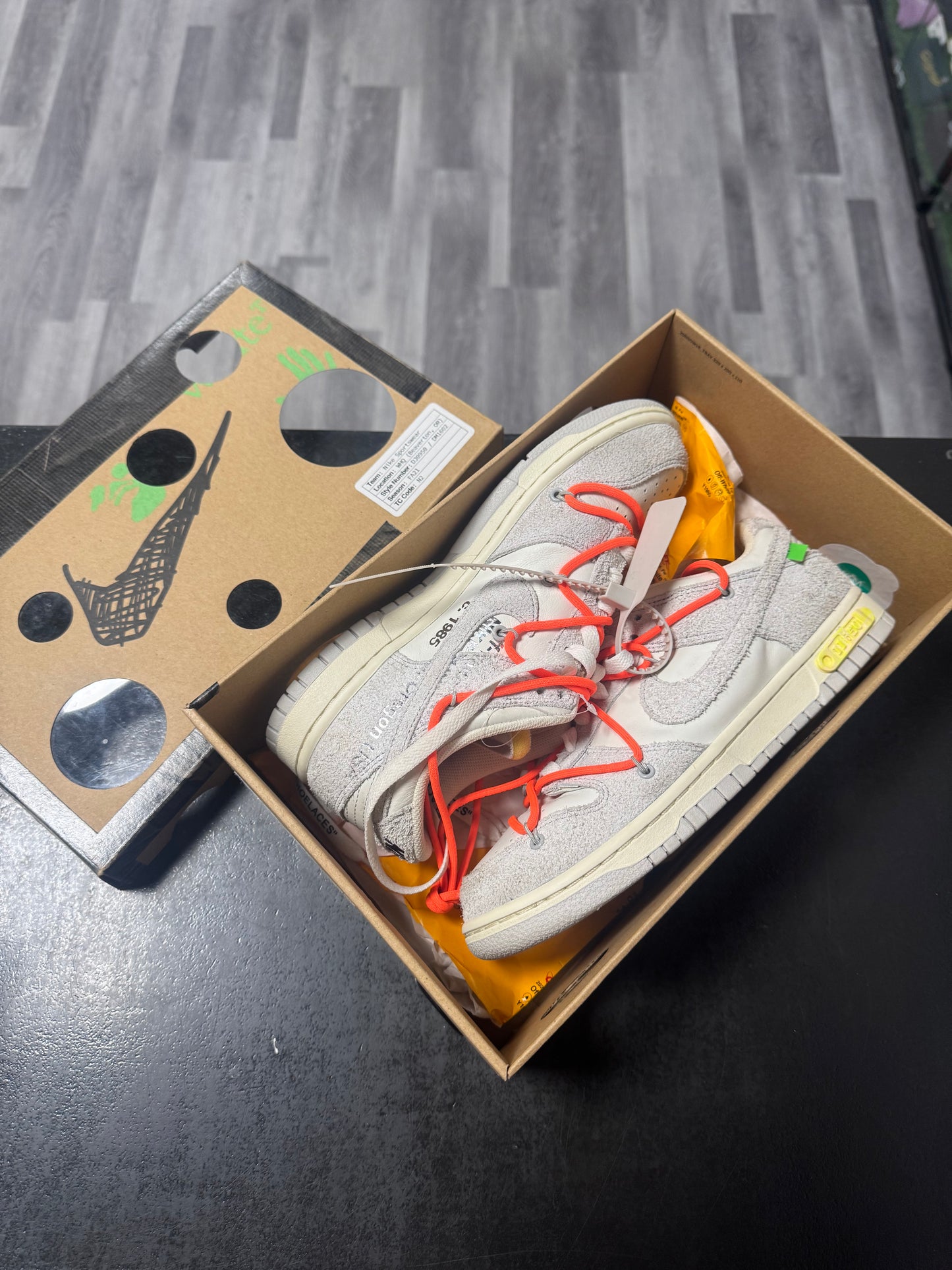 Dunk Low Off-White Lot 11 / Preowned